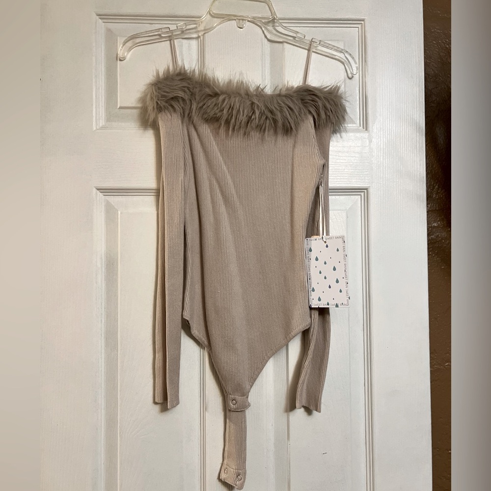 bodysuit off the shoulder, long sleeve with fur